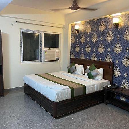 Hotel Dream Taj Family Rooms 200Mtr From Taj Mahal Agra  Exteriör bild